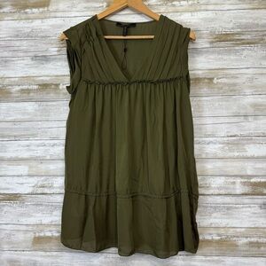 BCBGMAXAZRIA Women’s Olive Green 100% Silk Shirt Blouse size Medium
